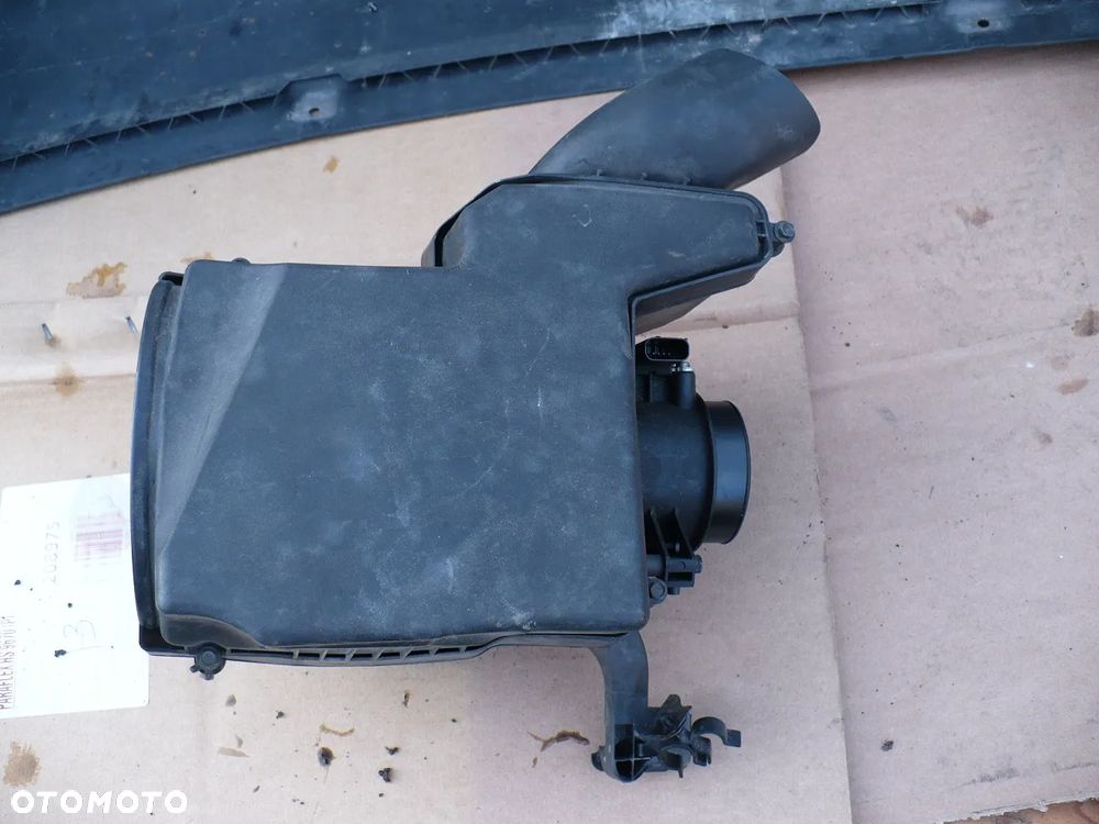 FOCUS MK3 10-18 OBUDOWA FILTRA POW. AV619600BF - 1