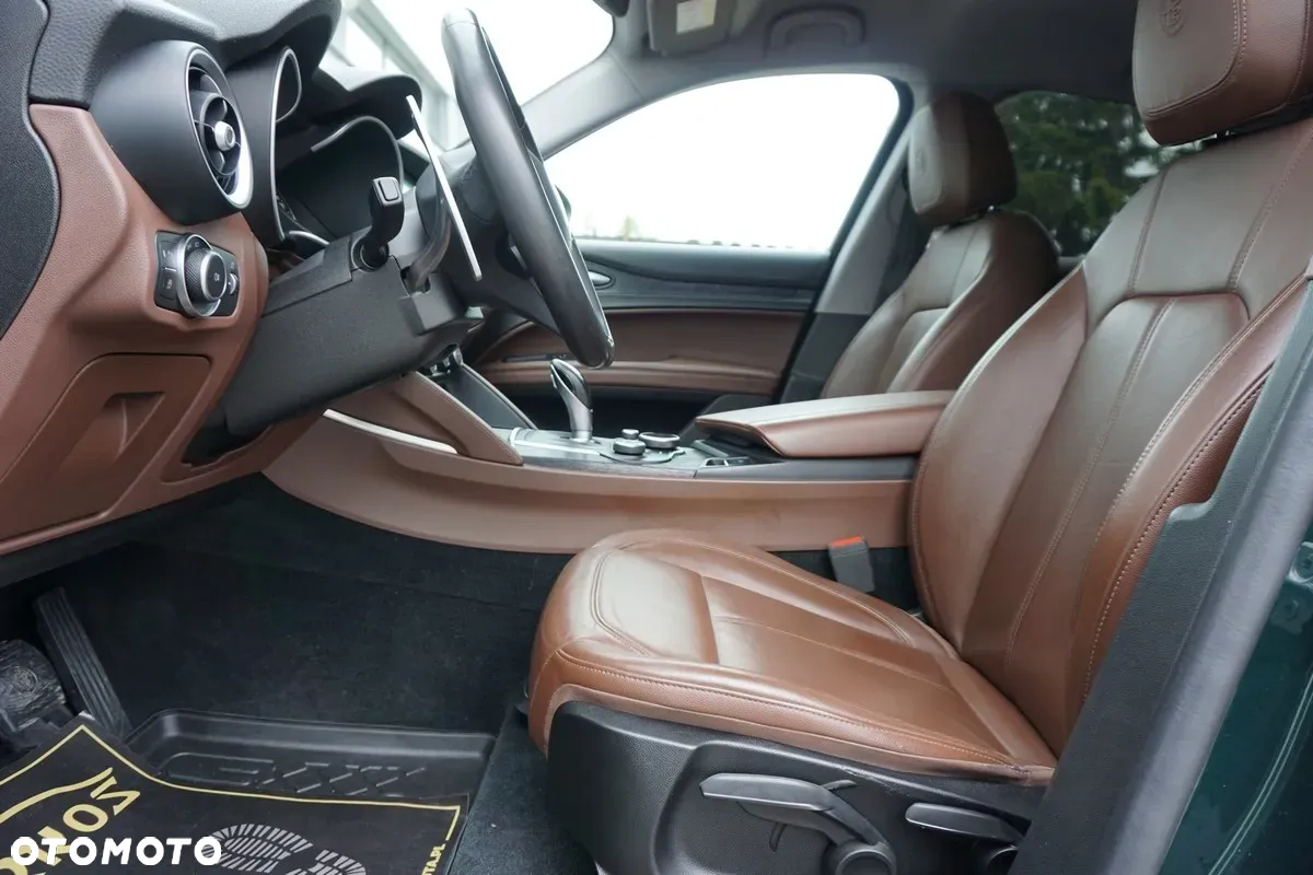 Alfa Romeo Stelvio 2.0 Turbo 16V AT8-Q4 First Edition - 7