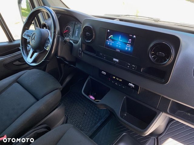 Mercedes-Benz Sprinter - 22