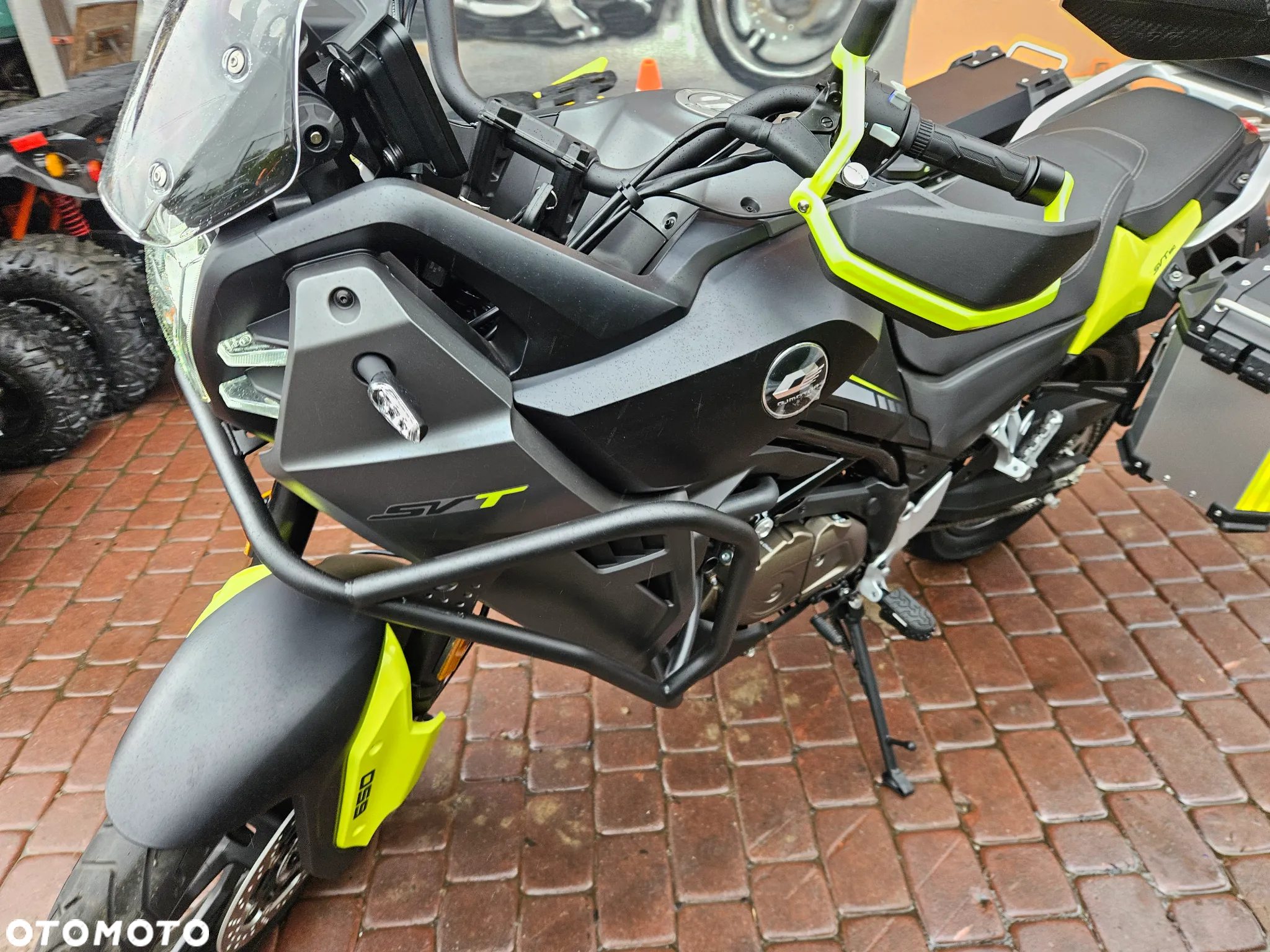 QJMOTOR SVT 650 - 8