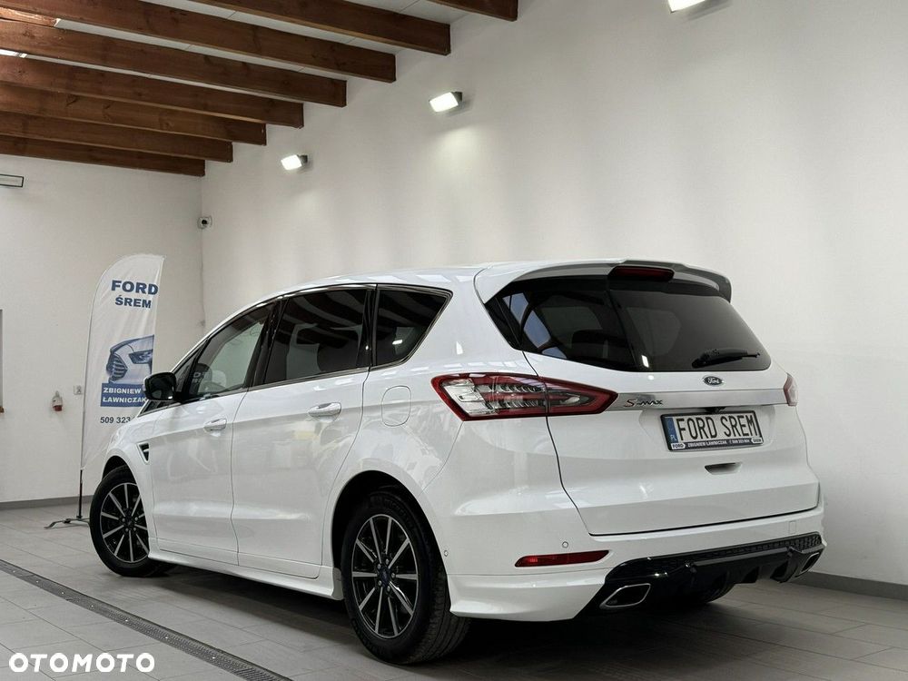 Ford S-Max - 16