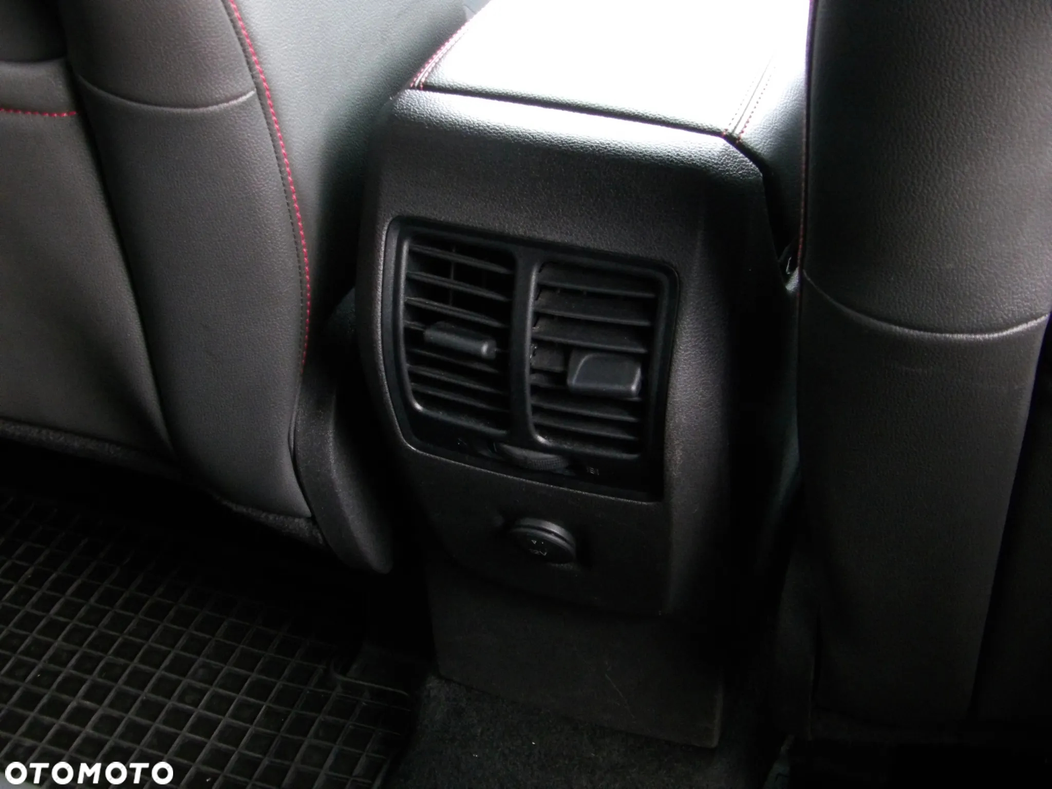 Ford Kuga 1.5 EcoBoost FWD ST-Line ASS - 8