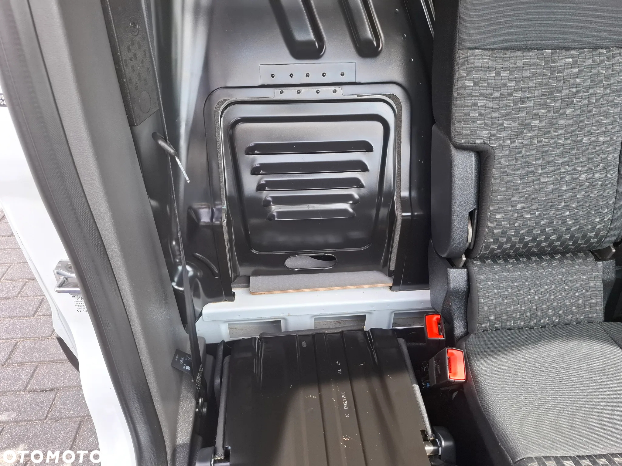 Ford TRANSIT CONNECT  L2 - 14