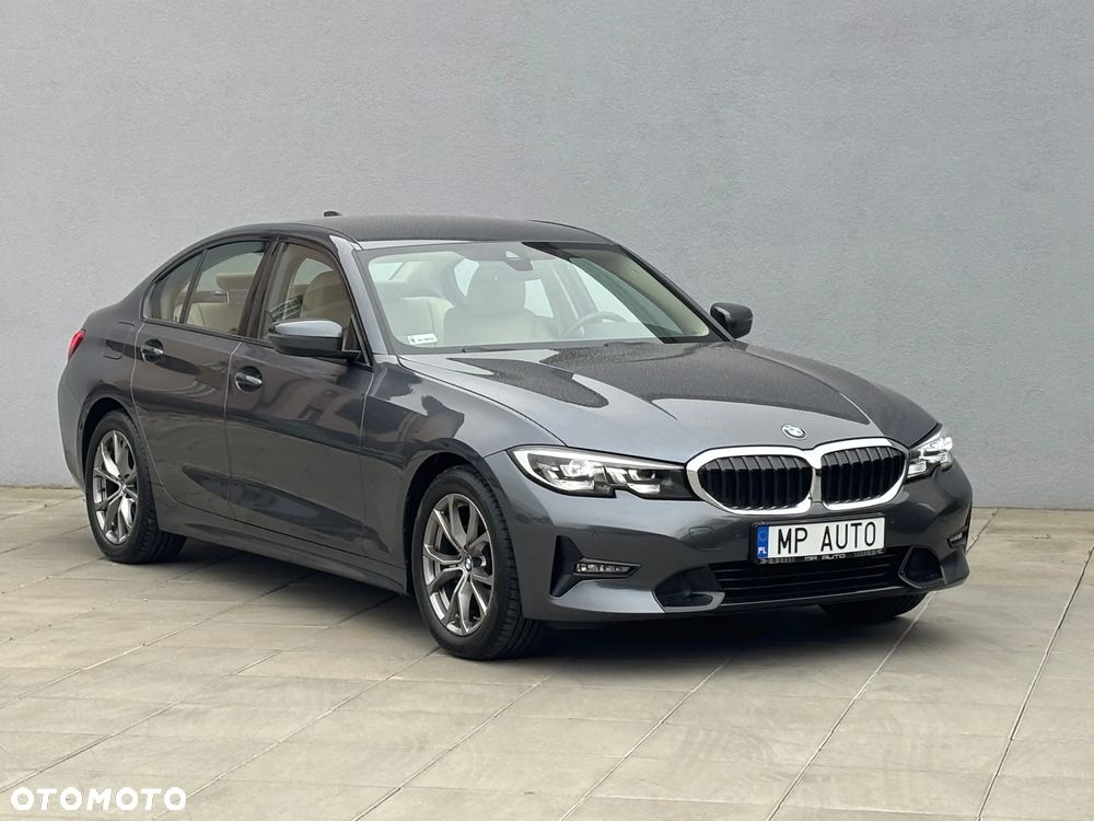 BMW Seria 3 318d Sport Line - 3