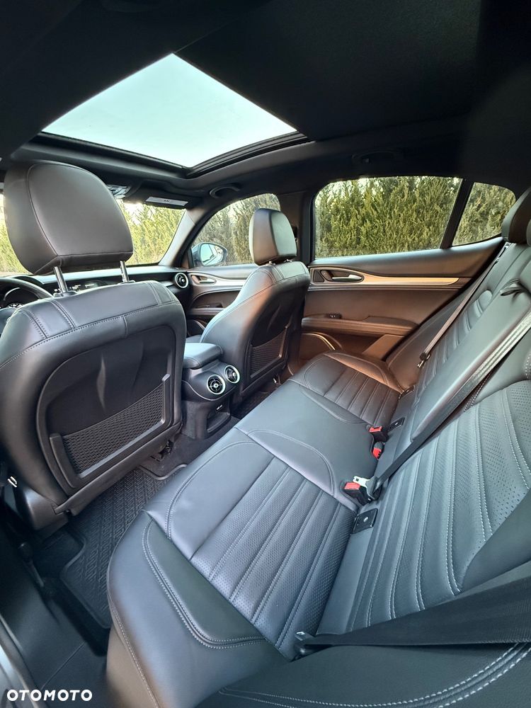 Alfa Romeo Stelvio 2.0 Turbo 16V AT8-Q4 Veloce Ti - 12