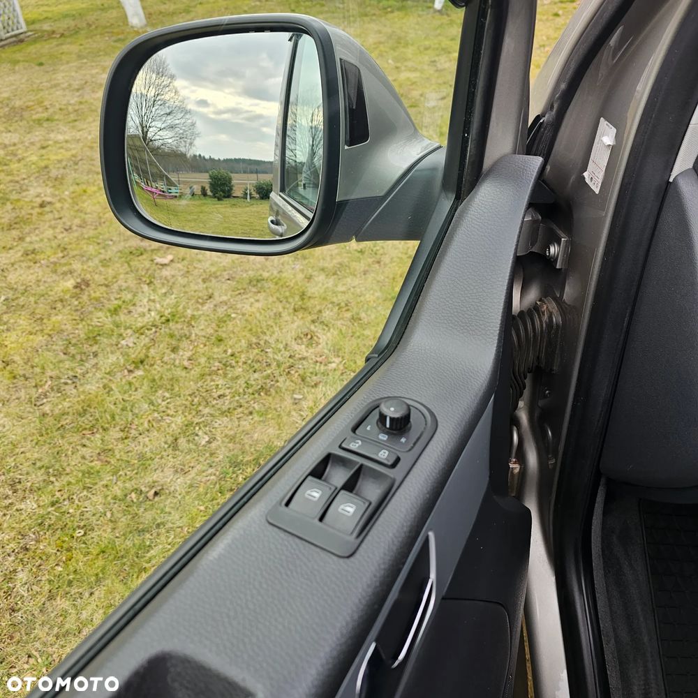 Volkswagen Multivan - 22