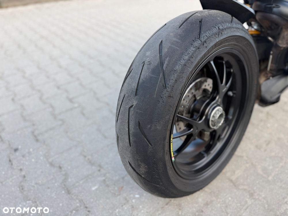 Ducati Streetfighter V4 - 12