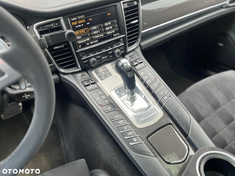 Porsche Panamera GTS - 19