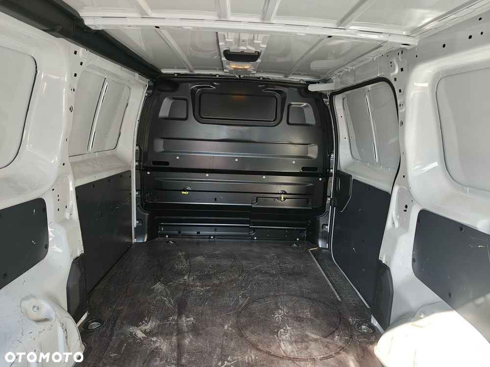 Opel Vivaro - 8