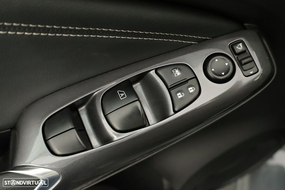 Nissan Juke 1.0 DIG-T N-Design Black DCT - 18