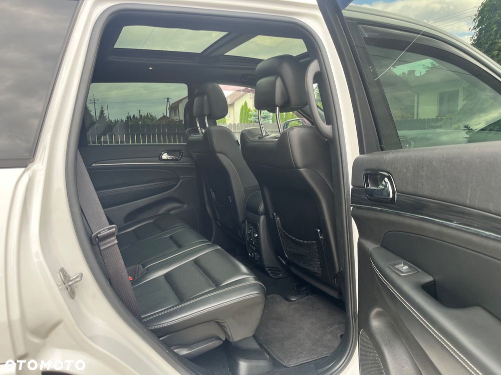 Jeep Grand Cherokee - 26