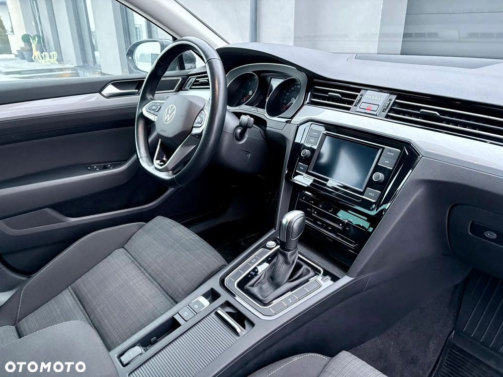 Volkswagen Passat - 14