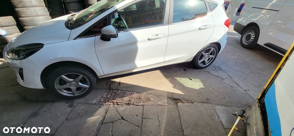 Ford Fiesta 1.0 EcoBoost Titanium EU6 - 34