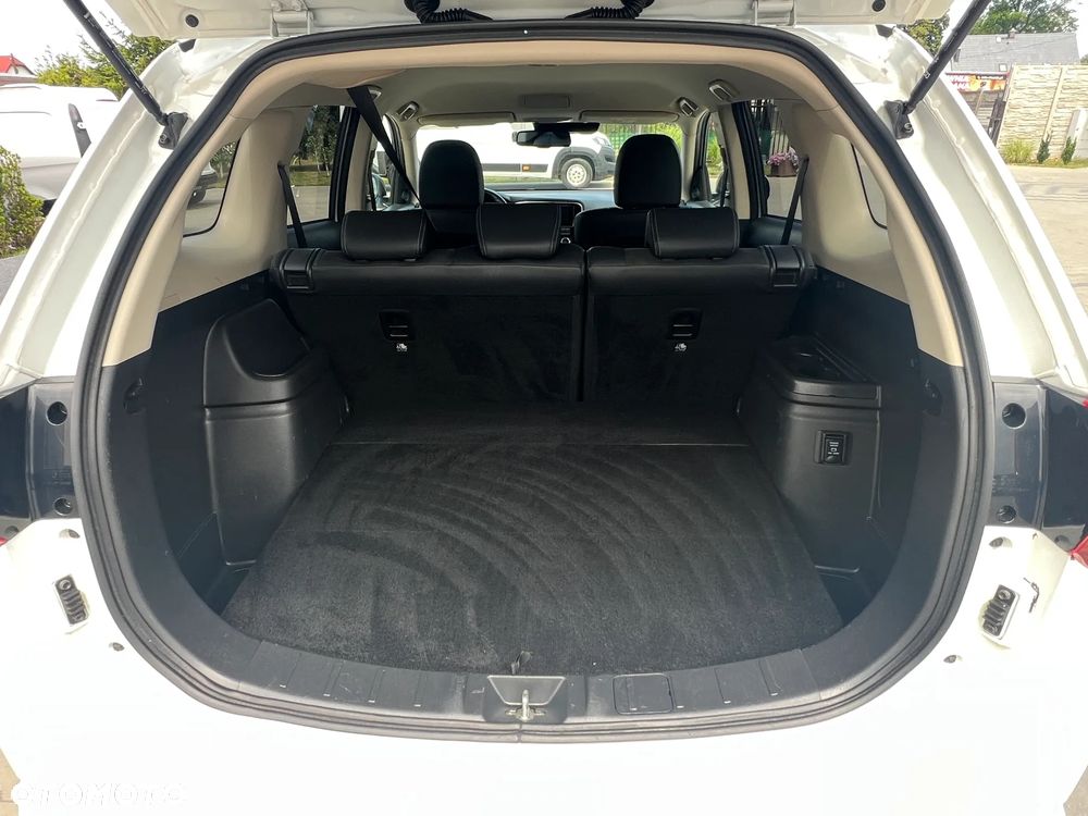 Mitsubishi Outlander 2.4 4WD - 12