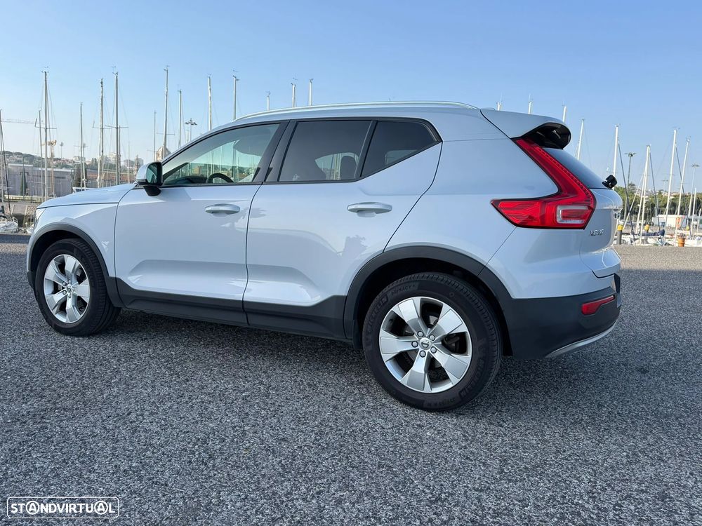 Volvo XC 40 1.5 T3 Momentum Geartronic - 10