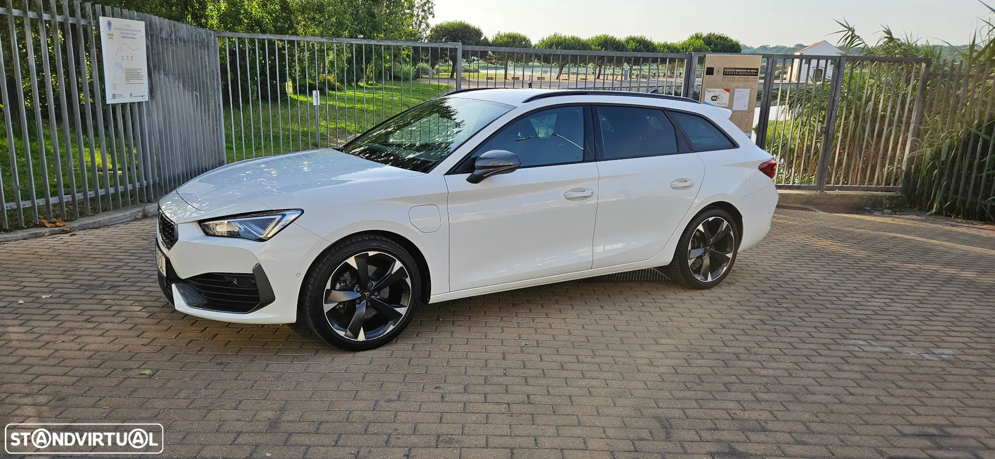 Cupra Leon ST 1.4 e-Hybrid MID DSG - 3