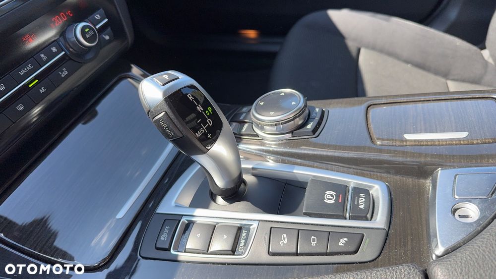 BMW Seria 5 528i xDrive Modern Line - 15