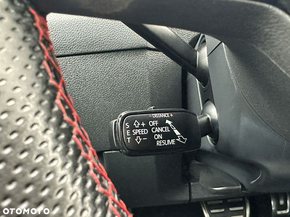 Skoda Octavia 2.0 TDI DSG RS - 21