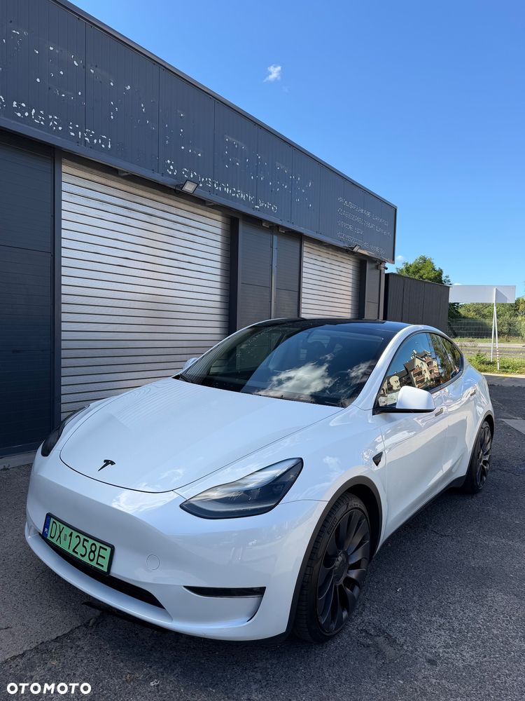 Tesla Model Y Performance AWD - 3