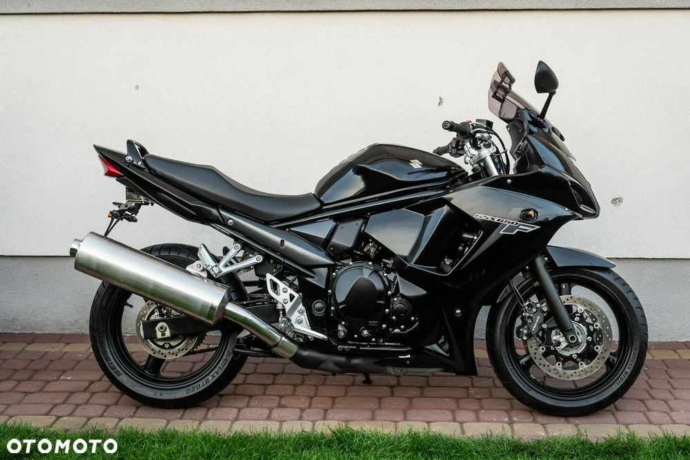 Suzuki GSX - 2