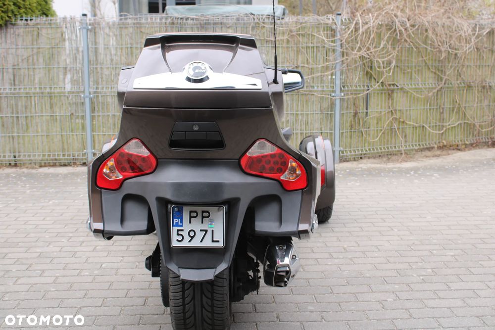 Can-Am Spyder - 2