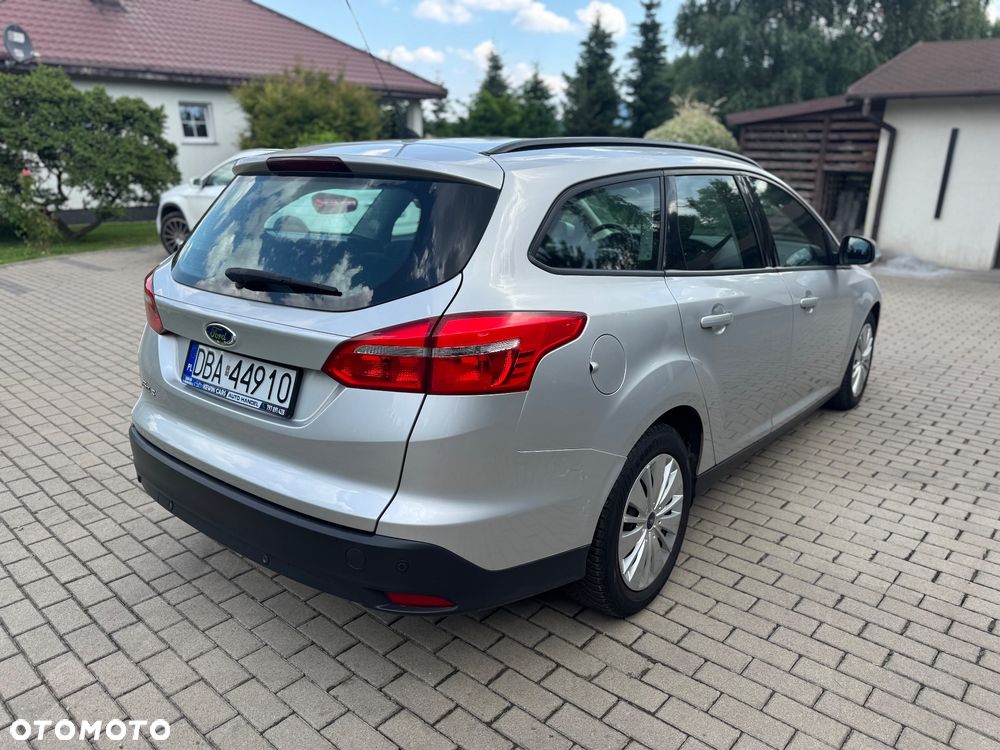 Ford Focus 1.0 EcoBoost Titanium - 26