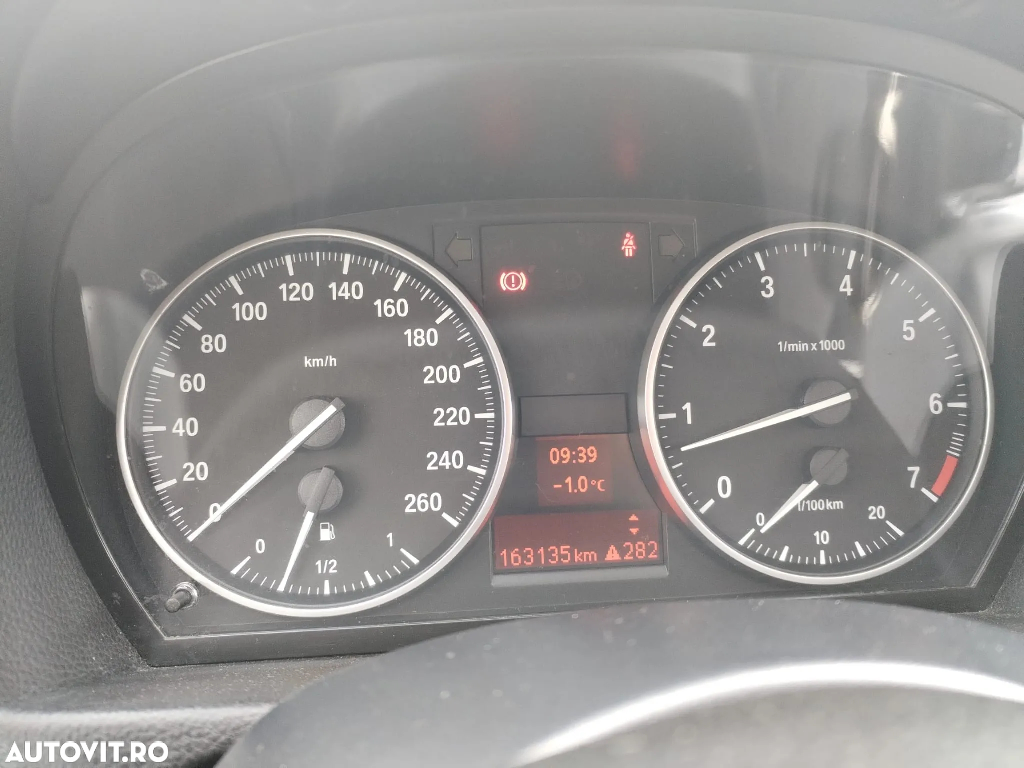 BMW Seria 3 318i - 7