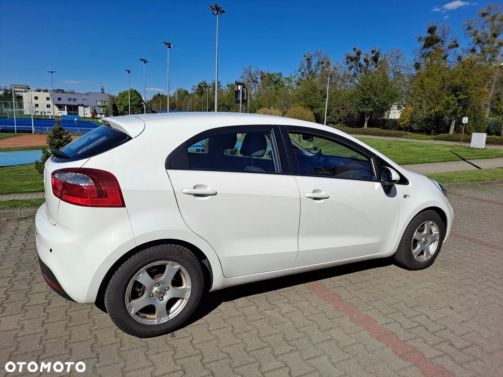 Kia Rio 1.4 M (klm) - 3