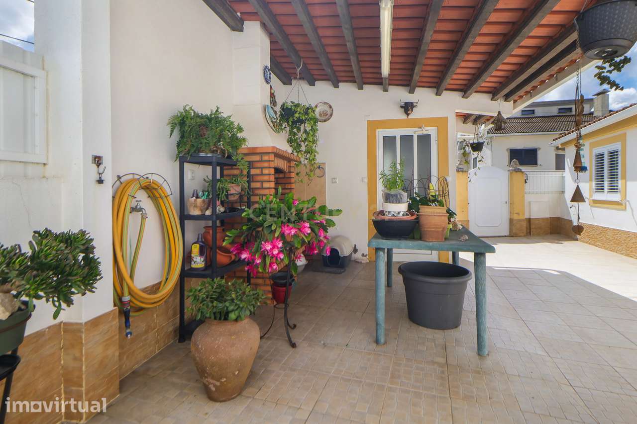 Moradia T2 com Espaço exterior e Garagem em Cabanas - Grande imagem: 4/42