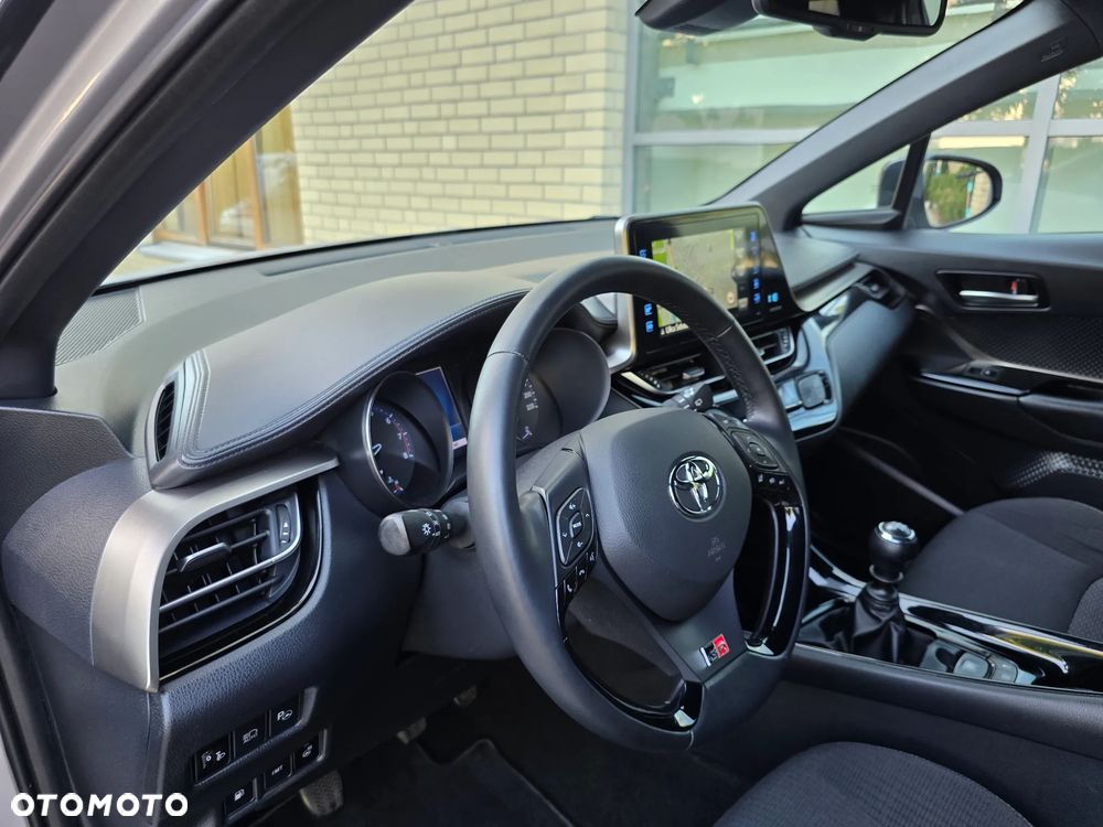 Toyota C-HR - 16