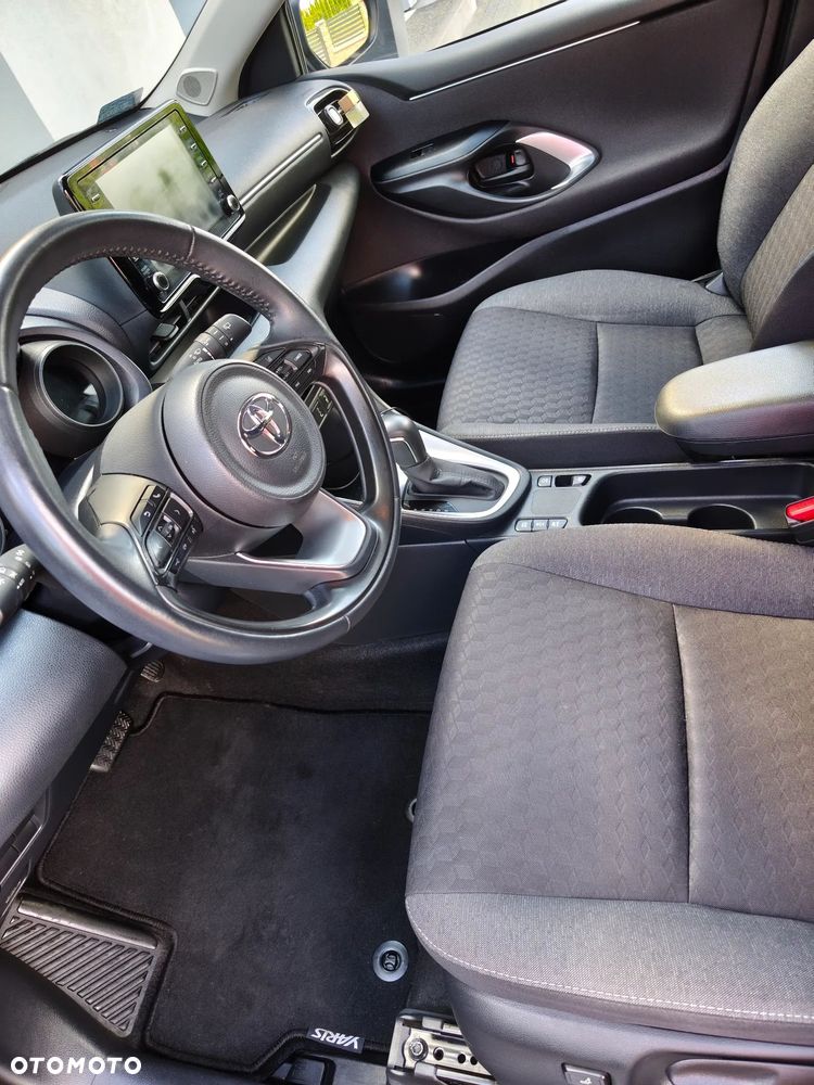 Toyota Yaris - 12