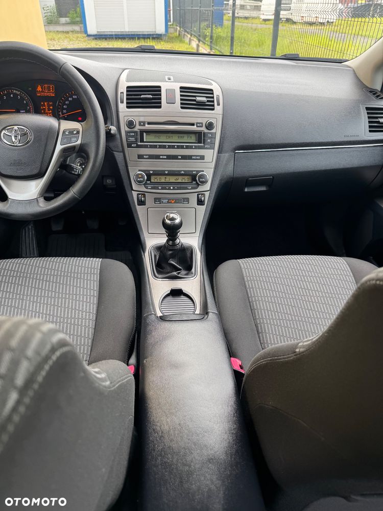 Toyota Avensis 1.8 Luna - 21
