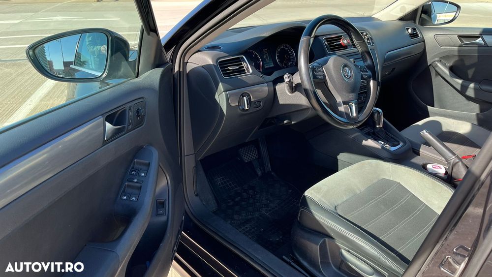 Volkswagen Jetta 1.6 TDI CR DPF DSG Comfortline - 14