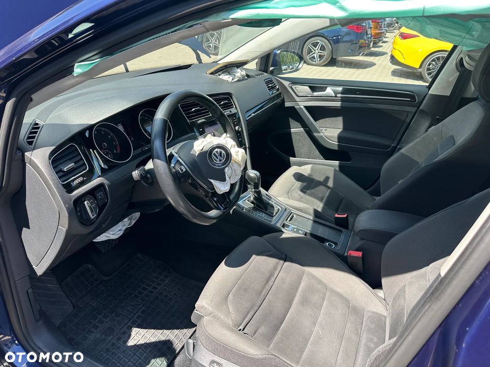 Volkswagen Golf - 14