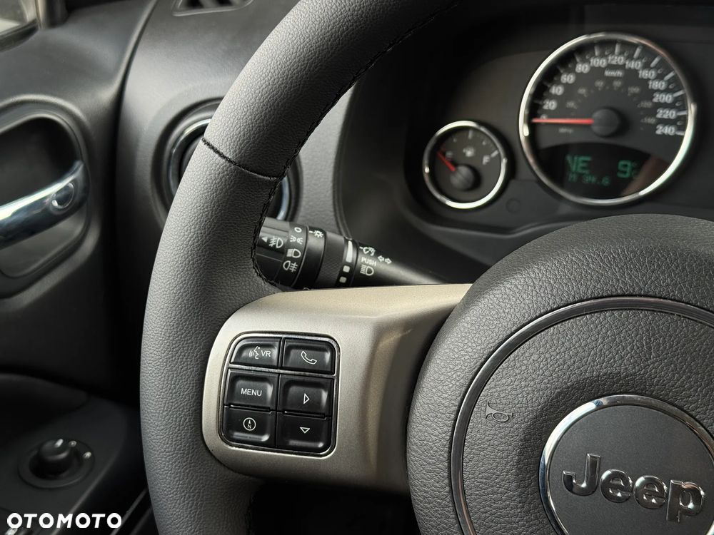 Jeep Compass 2.2 CRD 4x4 Limited - 27