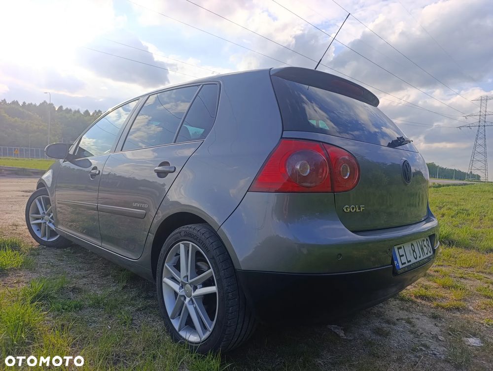 Volkswagen Golf 1.9 TDI DPF United BlueMotion - 3