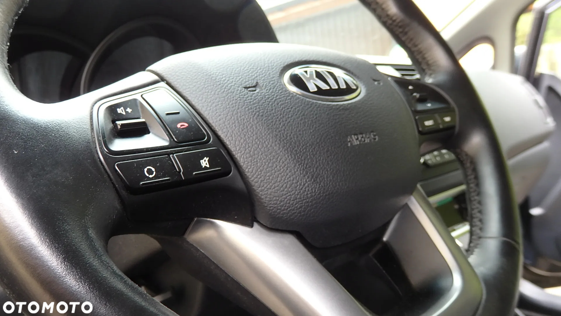 Kia Rio - 8