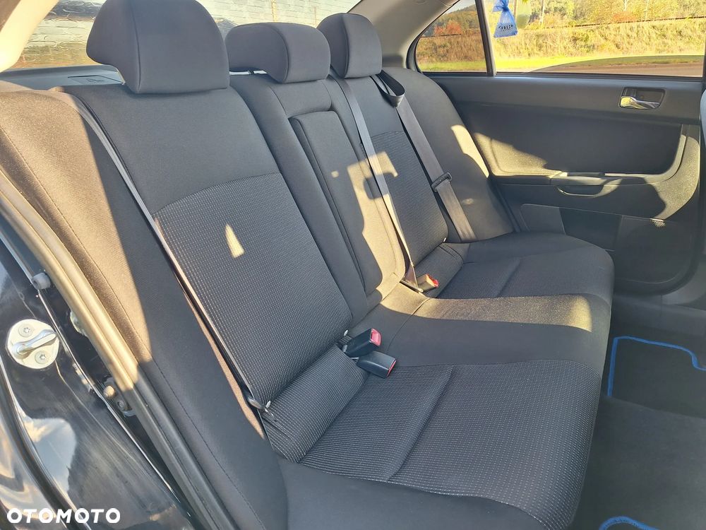 Mitsubishi Lancer 1.8 Invite - 31