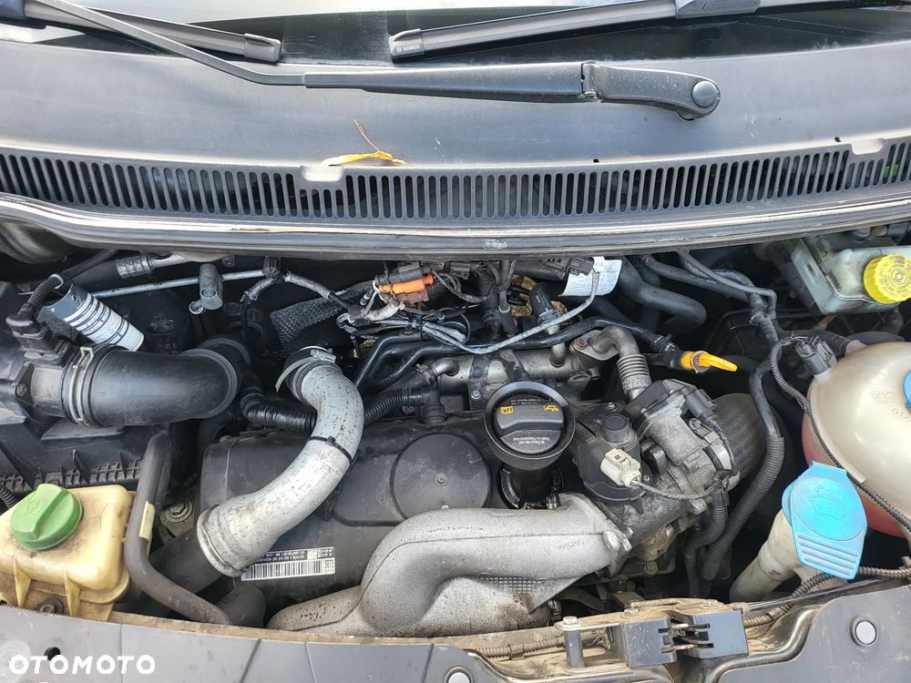 Volkswagen Caravelle - 14