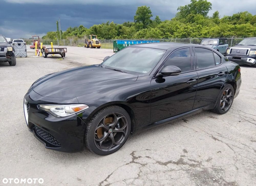 Alfa Romeo Giulia - 1