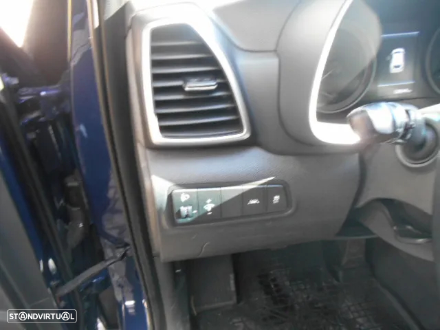Hyundai Tucson 1.6 CRDi Premium +P.Pele+P.Style - 10