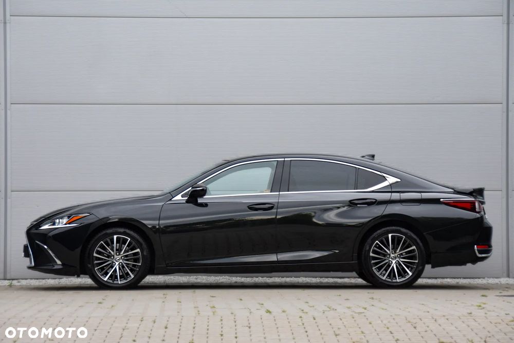 Lexus ES 300h Business Edition - 8