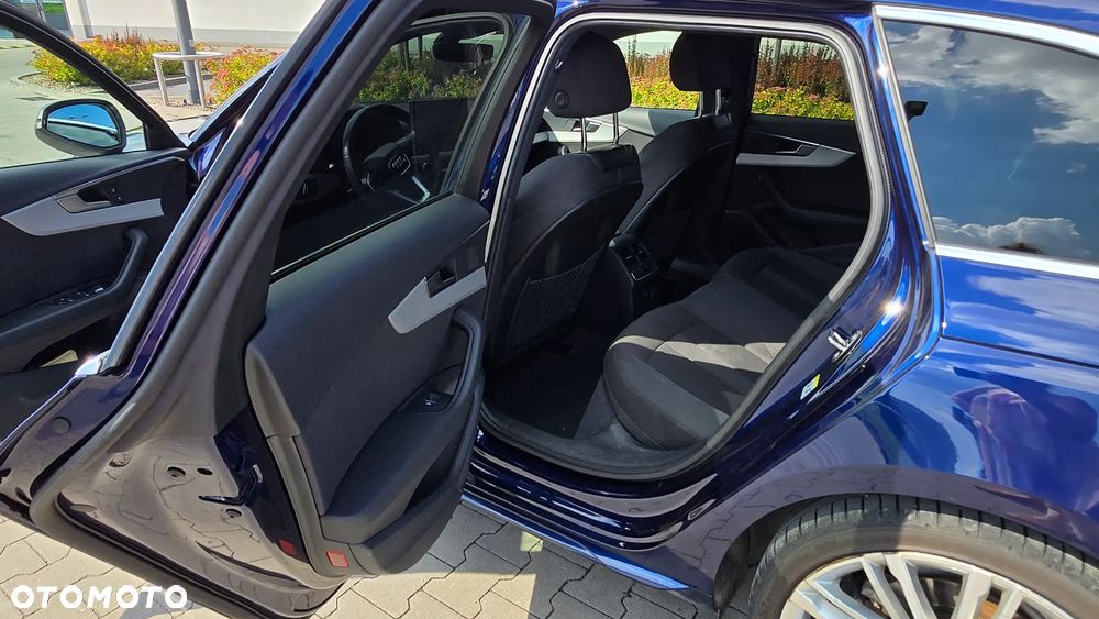Audi A4 Avant 35 TFSI mHEV S Line S tronic - 12