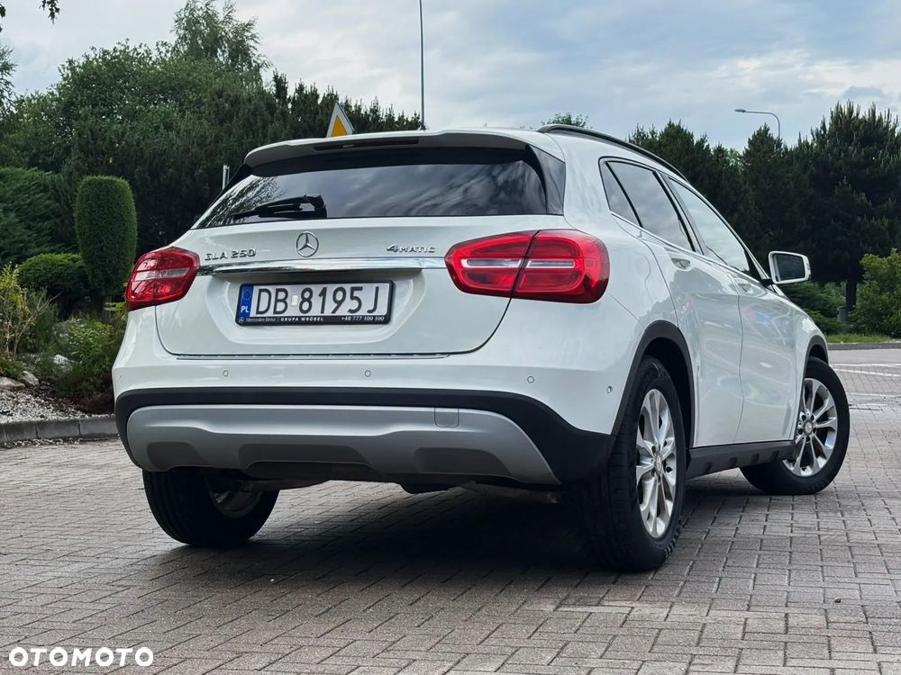 Mercedes-Benz GLA 250 4-Matic - 4