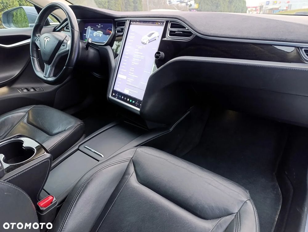 Tesla Model S - 16