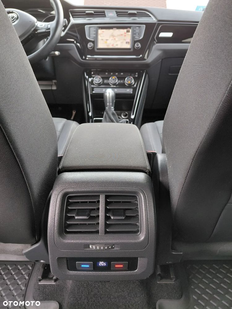 Volkswagen Touran 1.8 TSI (BlueMotion Technology) DSG Highline - 27