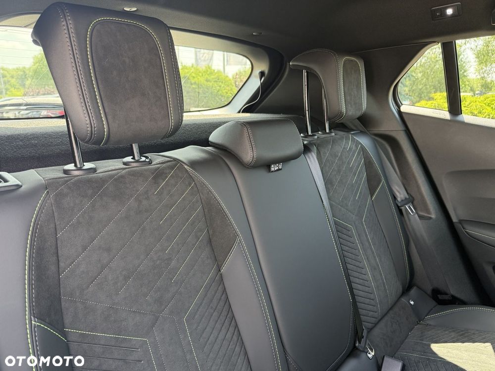Peugeot 2008 PureTech mHEV GT E-DCS6 - 16