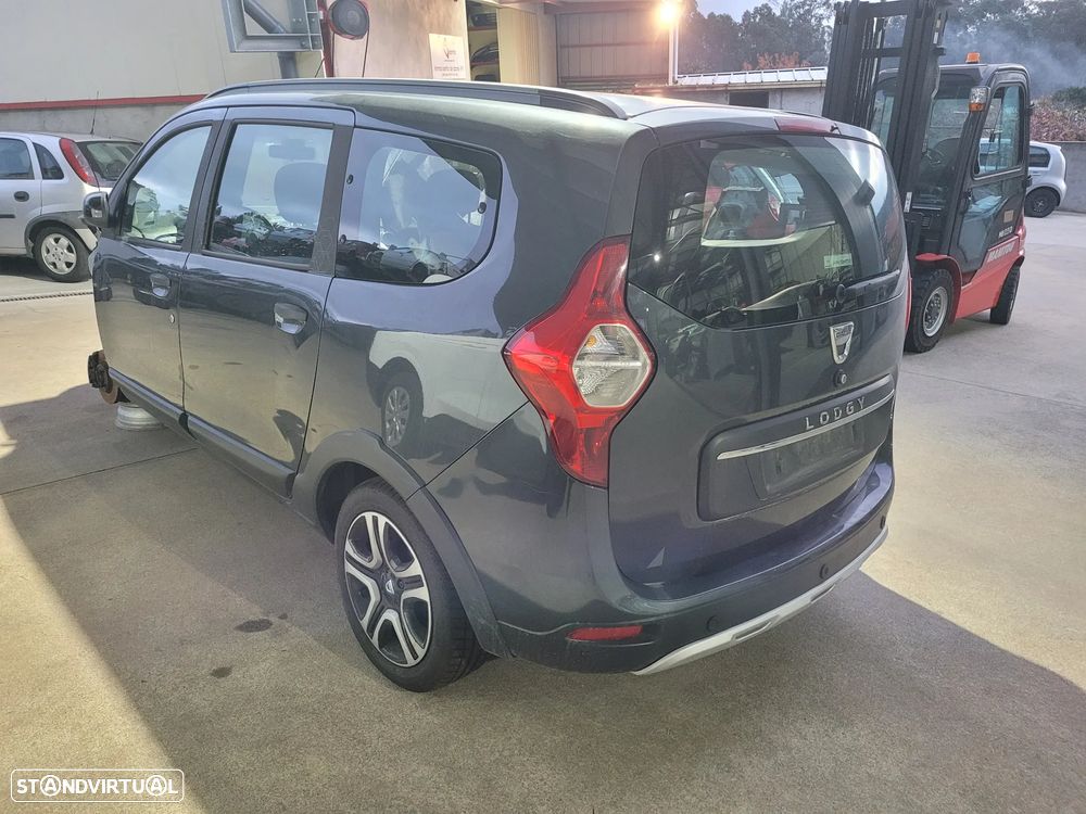 Dacia Lodgy Stepway  2022 7 lugares 1.5 Blue Dci para peças - 1