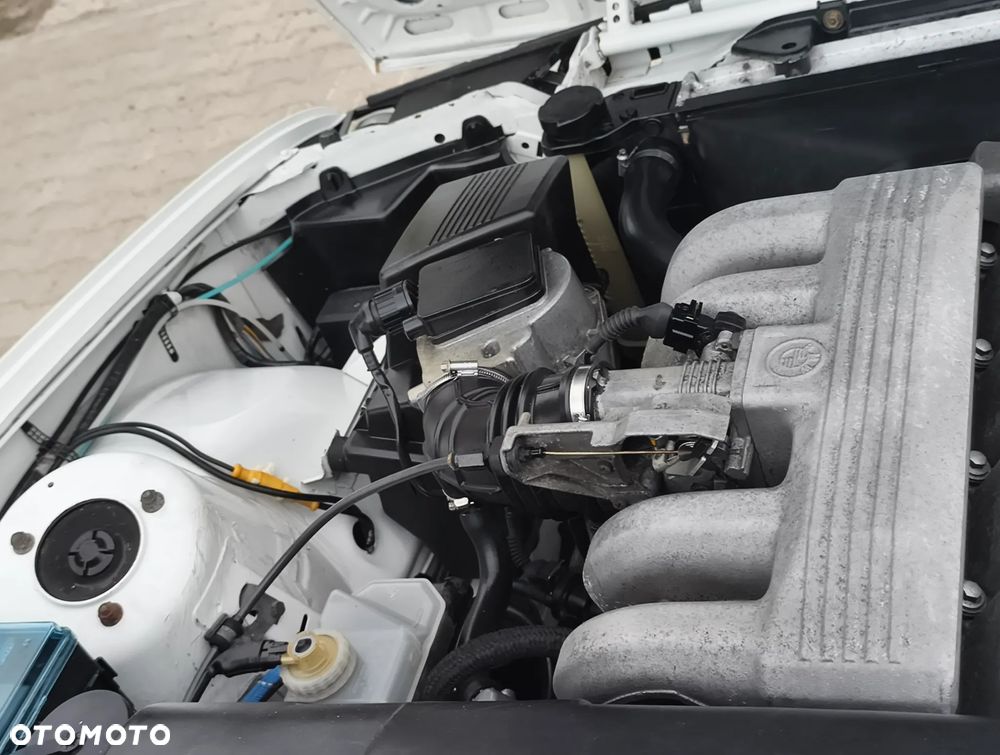 BMW Seria 3 318is - 22