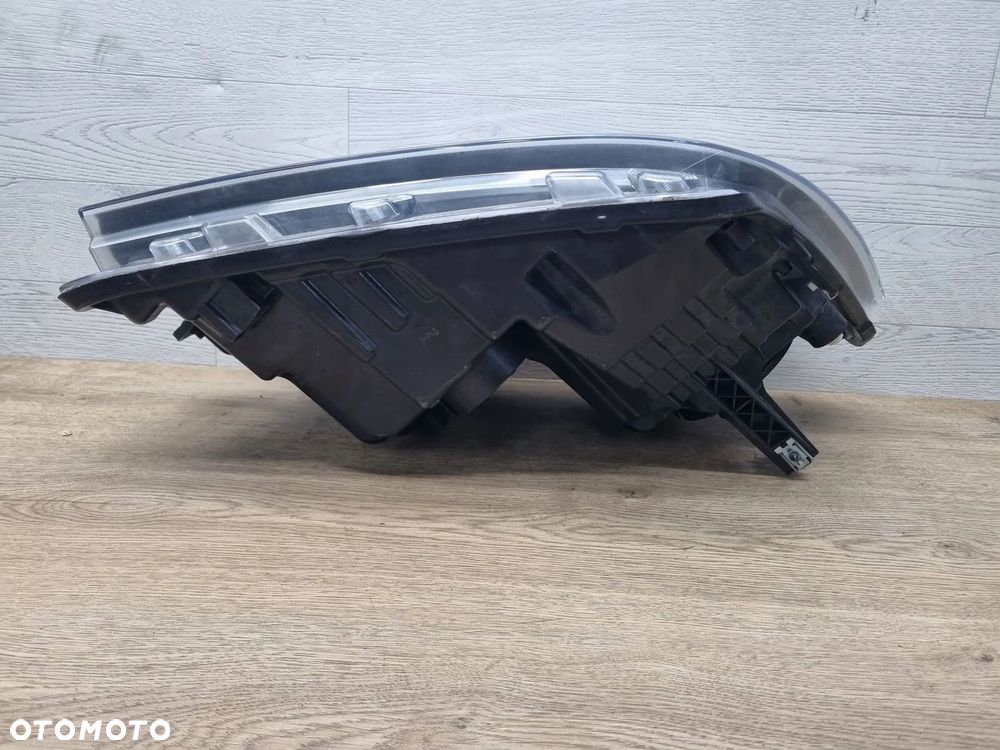 Volkswagen Crafter 2019 Przód strona lewa Lampy przednie - 2